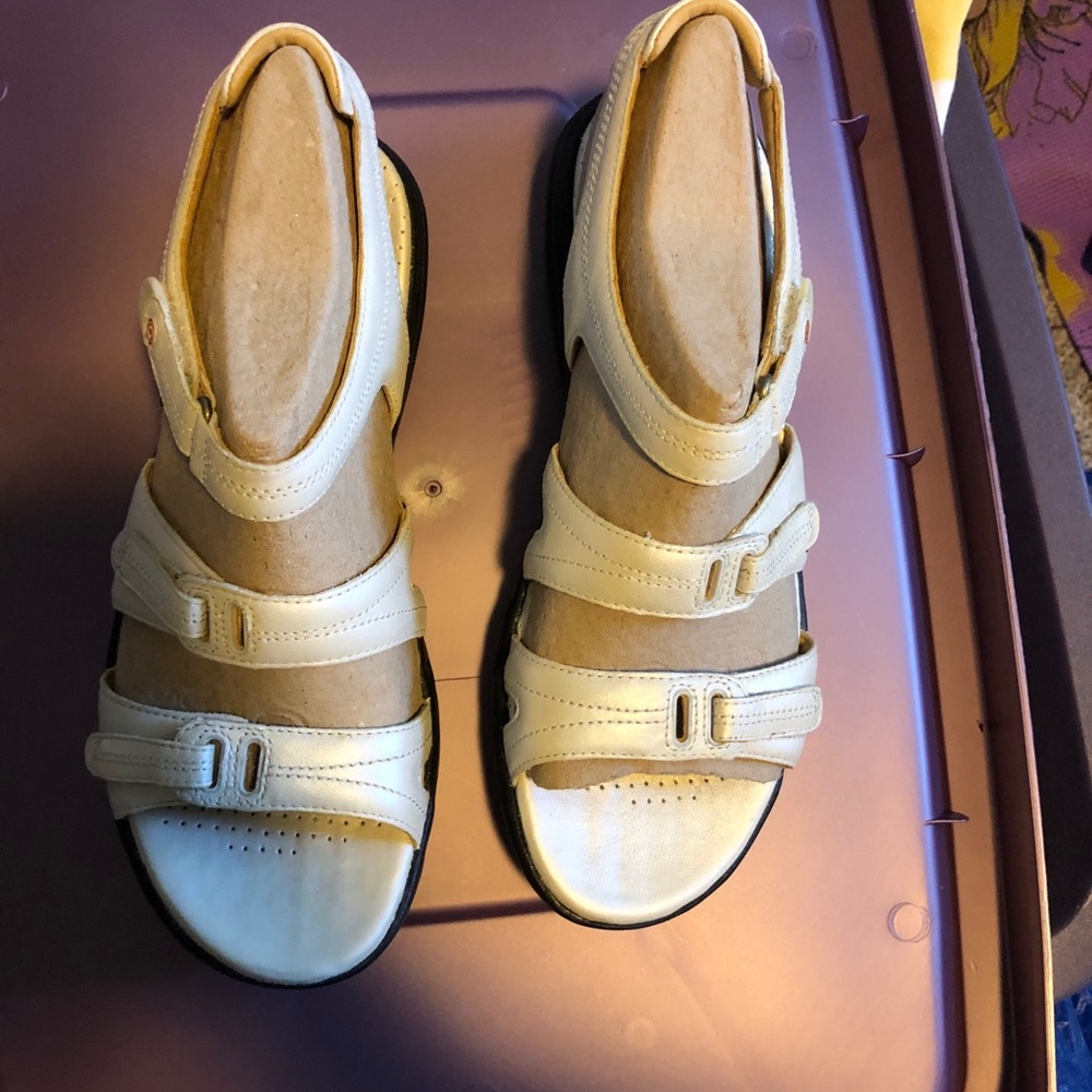 Clarks Unlisted Lea Sandals